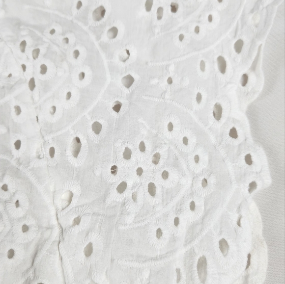 Me To We White Cotton Eyelet Shirt/Blouse Cropped. - Picture 5 of 8
